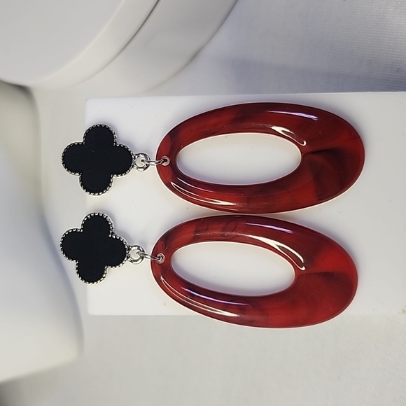 Black Enamel Clover with Acrylic Red Marbled Oval Earrings  New - Picture 6 of 6